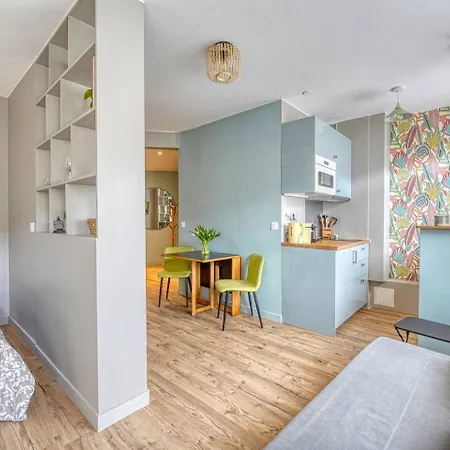 Beautiful Parisian With Small Balcony * Parigi
