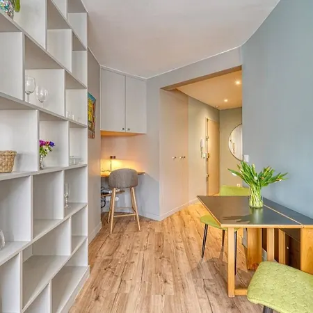 Apartment Beautiful Parisian With Small Balcony